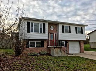 106 Woodside Ter, Hurricane, WV 25526