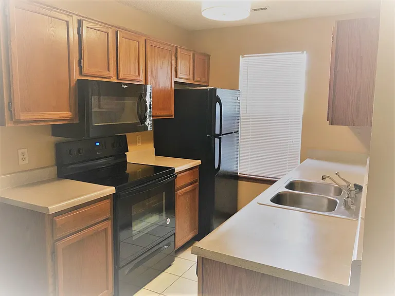 Lorimar Townhomes — Photo 11