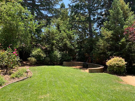 Spacious lawn with nice sitting area