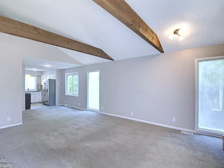 10475 Ruggles Plz — Photo 8