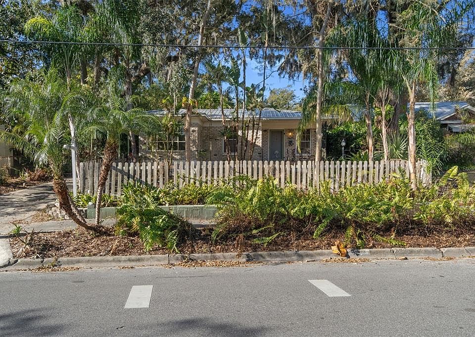 1st image of 1409 E PARK CIRCLE