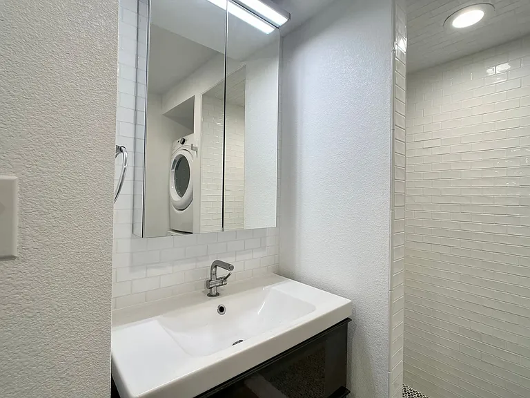 2220 Leon St #103 — Photo 10