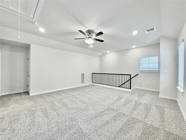 404 Tinto St — Photo 31