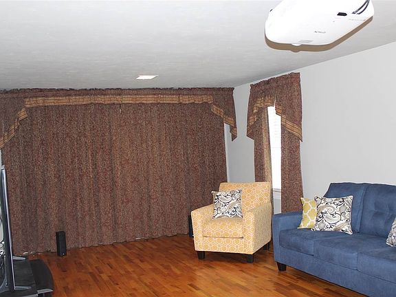 4th image of 1520 Kirkwood Dr