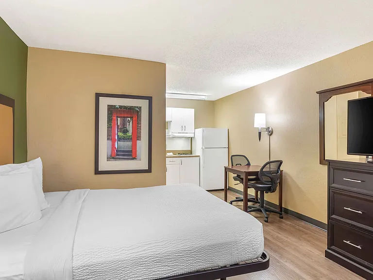 Studio Suite - 1 Queen Bed