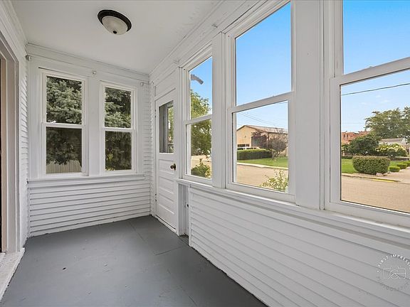 5th image of 2001 3rd St