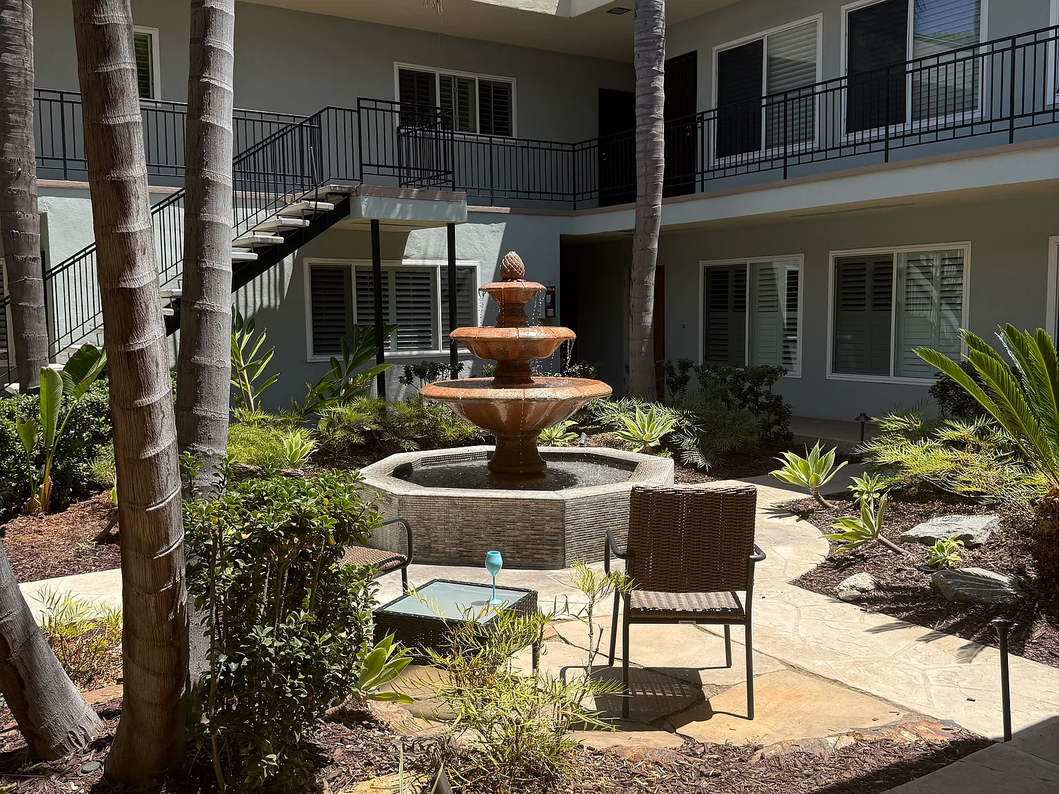 2 bed, 1.5 bath, 960 sqft, $3,625 — Photo 2