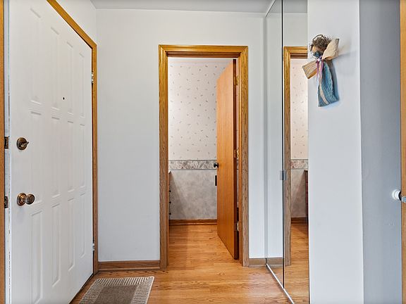 4th image of 118 Windsor Dr
