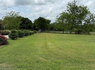 215 N Cummings Dr, Alvarado, TX 76009