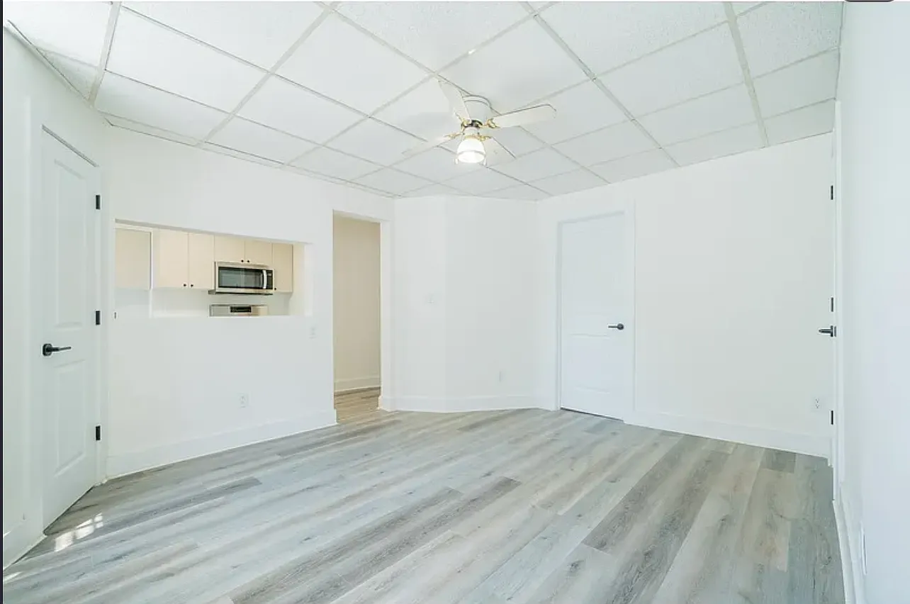 104 Jefferson St — Photo 2