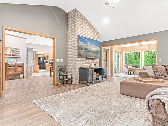 5th image of 5540 Timber Trl