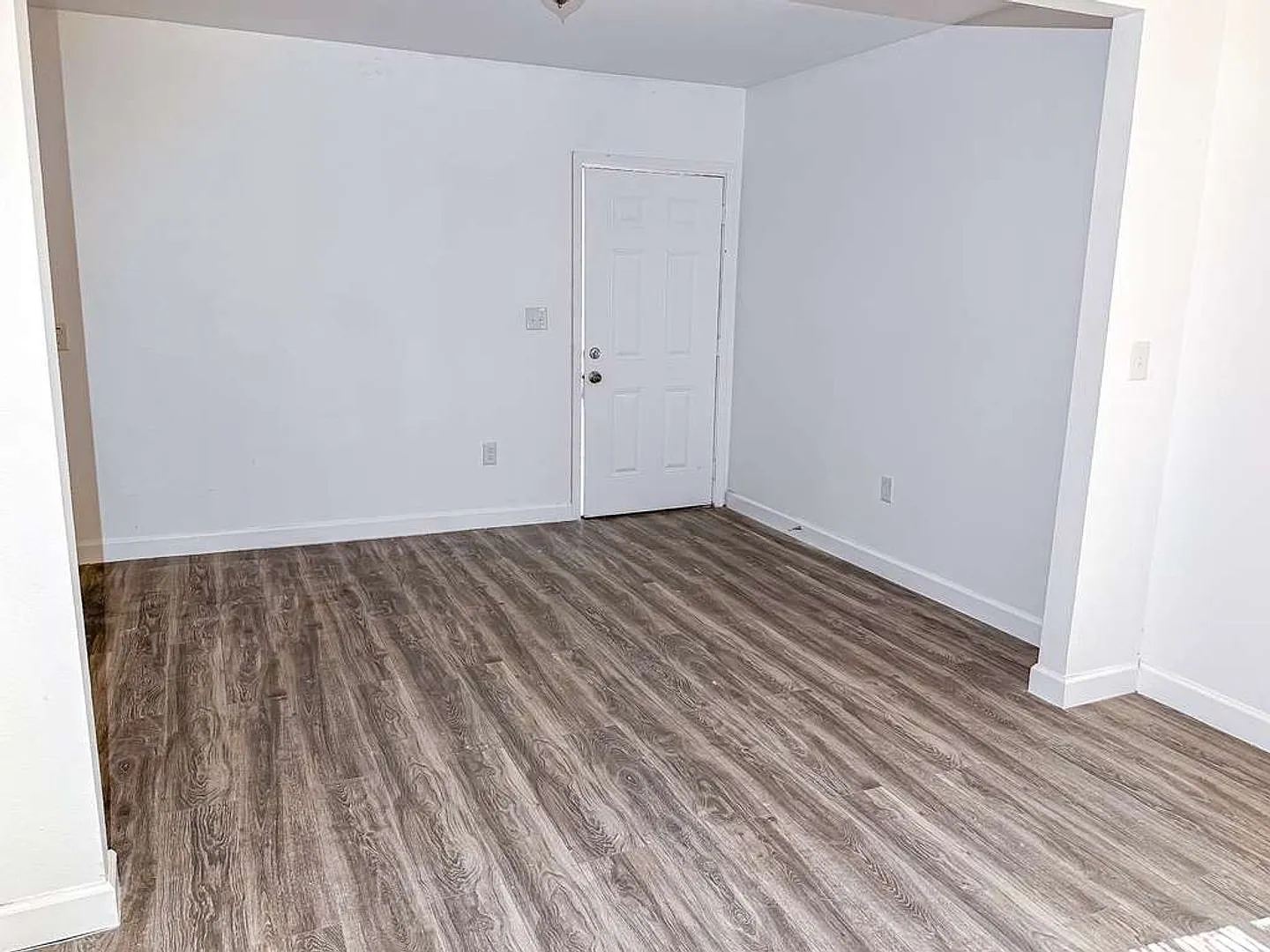 2555 Pierce St — Photo 3