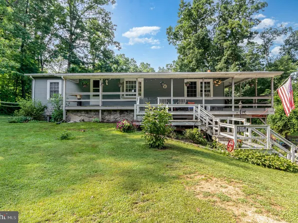 300 E Company Farm Rd, Aspers, PA 17304
