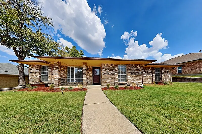 1605 Brighton Dr