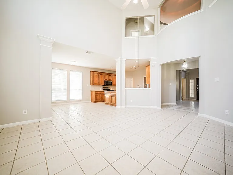11727 Newlands Ct — Photo 6