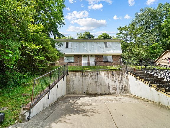 3rd image of 1222-1224 E Henry Clay Ct
