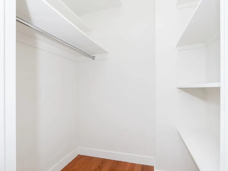 400 E 57th St #15L — Photo 11