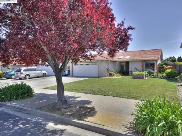 33691 Simple Ct, Fremont, CA 94555