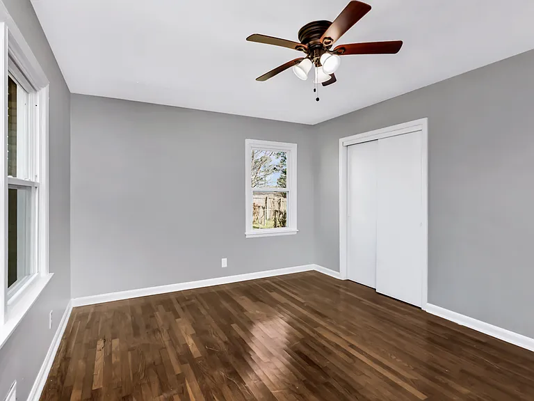 4609 Newton Ave SW — Photo 8
