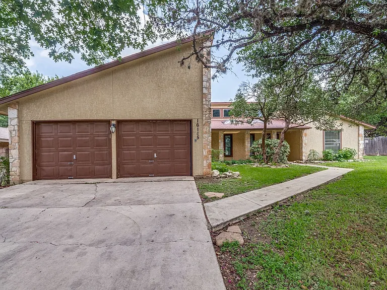 16115 Wolf Creek St — Photo 2