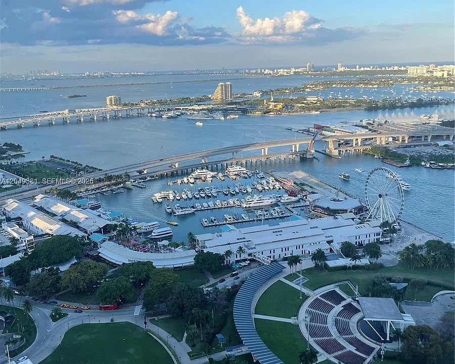 50 Biscayne Blvd #5001