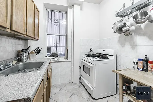 Rented by Bond New York | media 7