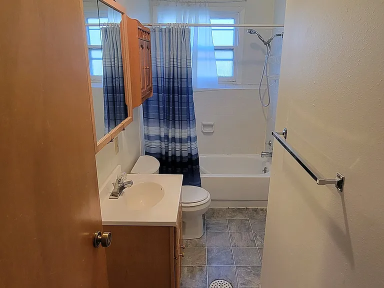2253 Monroe St — Photo 11