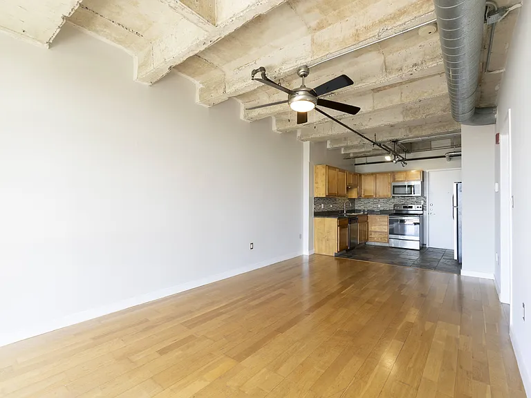 230 West Alabama Apartments — Photo 31