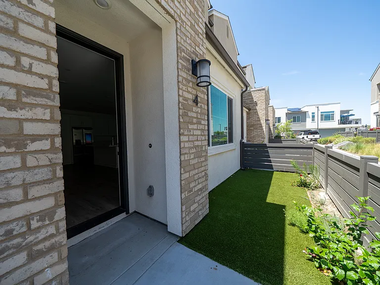 828 Mateo St #4 — Photo 19