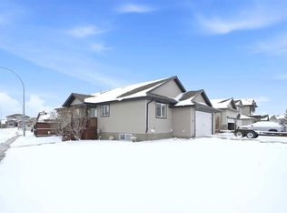 15 S Logan Ct, Sylvan Lake, AB T4S 2P4