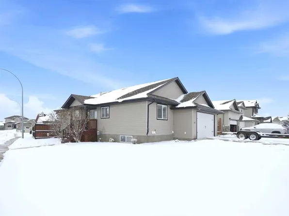 15 S Logan Ct, Sylvan Lake, AB T4S 2P4