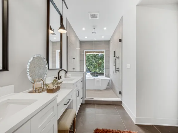 4559 S Michigan Ave #2S, Chicago, IL 60653