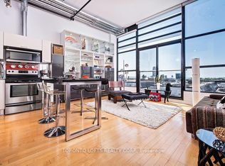 43 Hanna Ave #516, Toronto, ON M6K 1X1