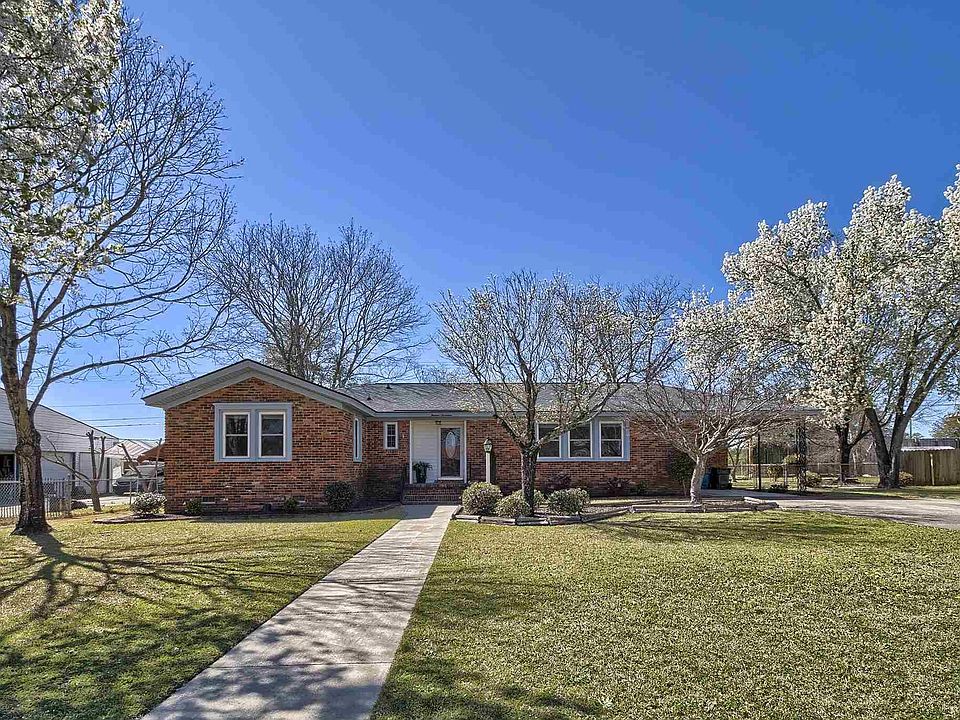 2nd image of 1317 Hummingbird Dr