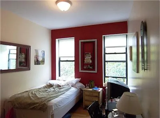 Rented by R New York | media 12