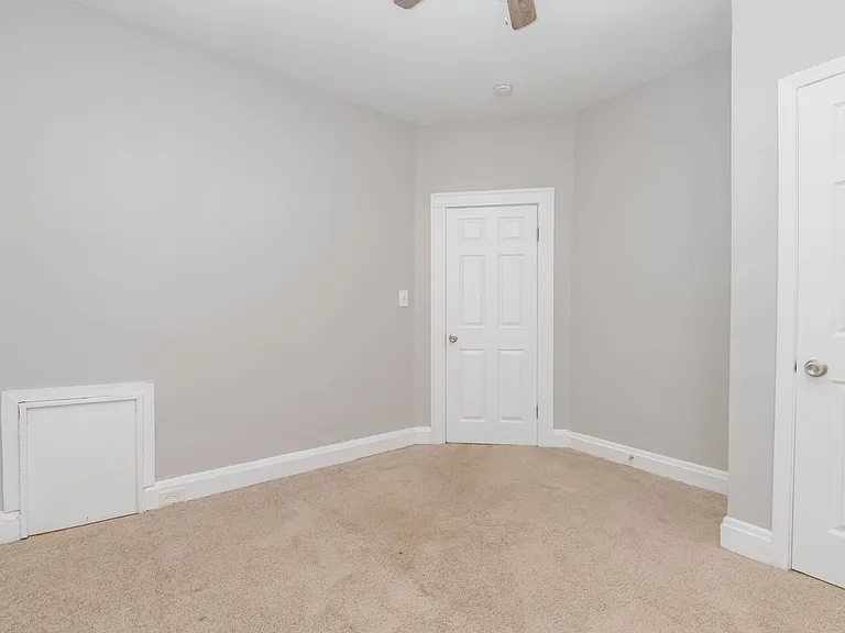 2811 Mayfield Ave — Photo 13