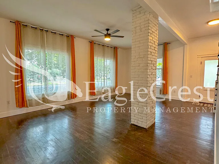 215 S 4th Ave — Photo 8