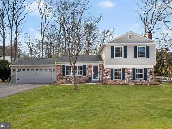 5410 Fantail Dr, Sykesville, MD 21784