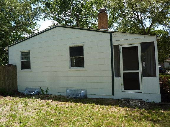 2nd image of 301 Columbine Ave