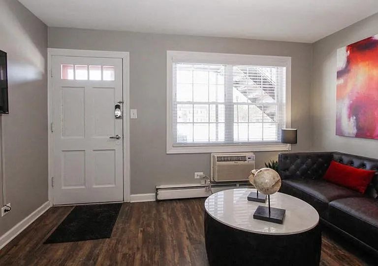 The Hinsdale — Photo 6
