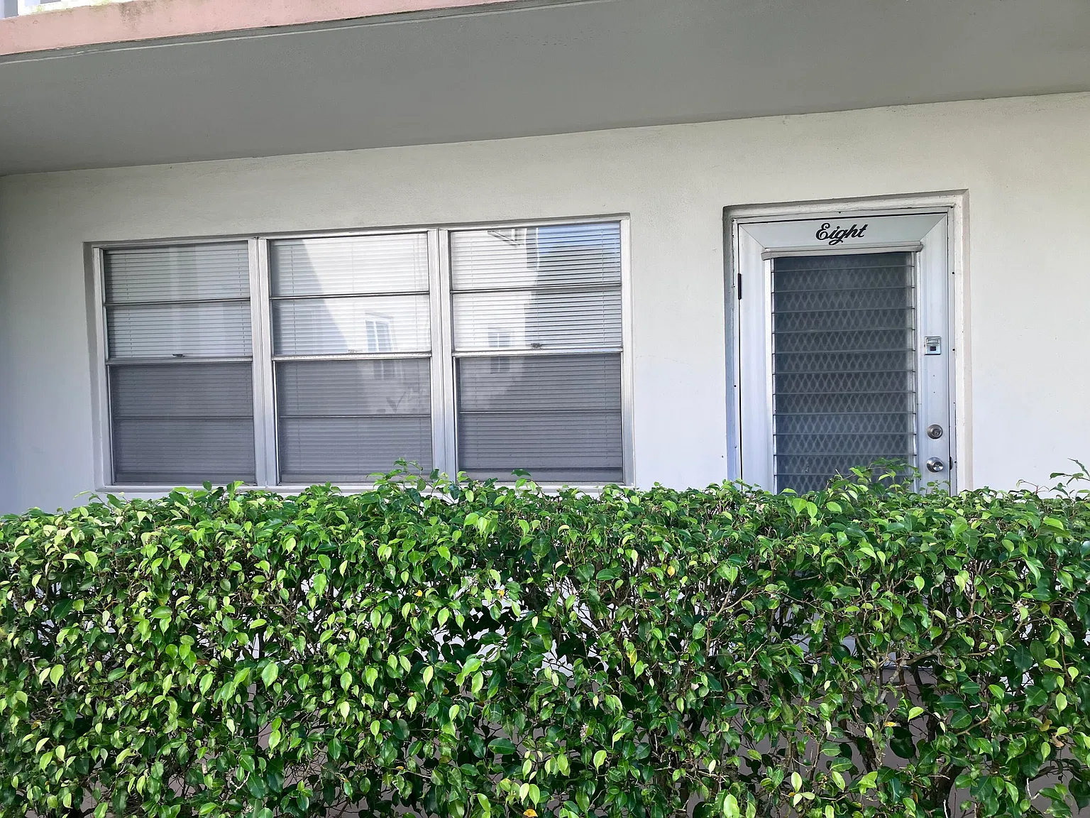 1 bed, 1.5 bath, 684 sqft, $1,300 — Photo 2