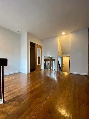 Rented by Avenues Real Estate | media 18