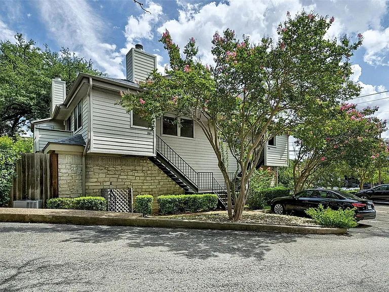 9226 Jollyville Rd #221 — Photo 3