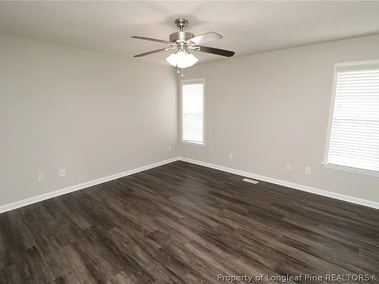 504 Noonday Ct — Photo 16