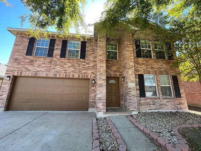 1812 Diamond Lake Trl — Photo 1