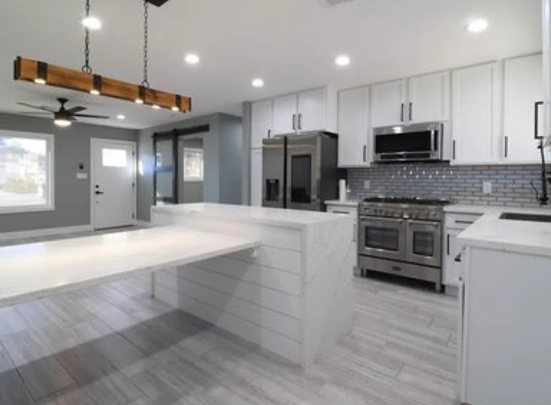 3 bed, 999 sqft, $1,995 — Photo 3
