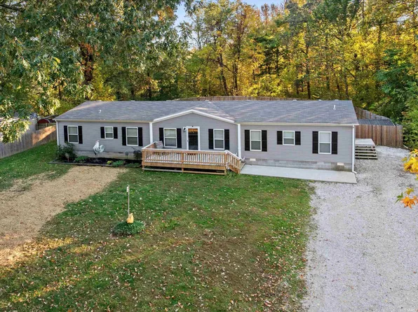 1611 Hills Rd, Newburgh, IN 47630