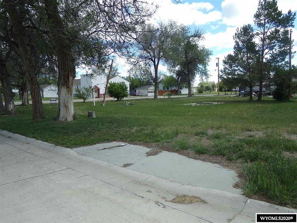 2nd image of 233 9th Ave