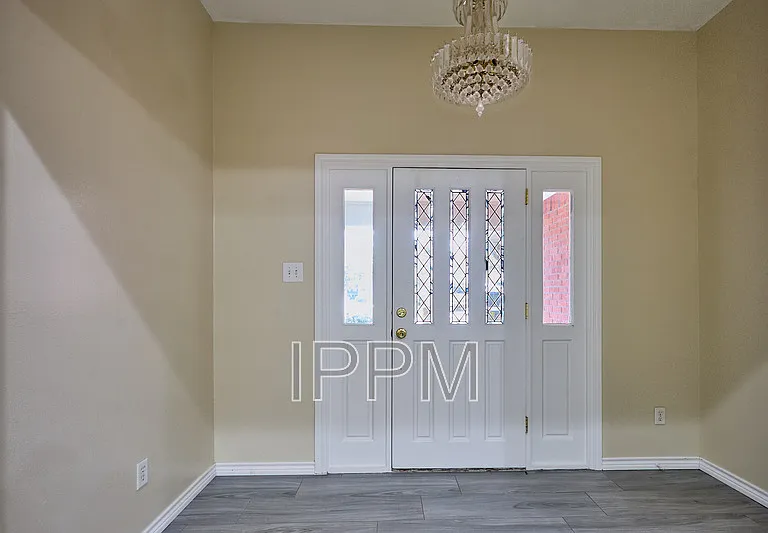 2609 Thomas Ln — Photo 6