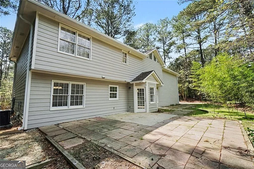 5 bed, 2.5 bath, 2204 sqft, $2,900 — Photo 4